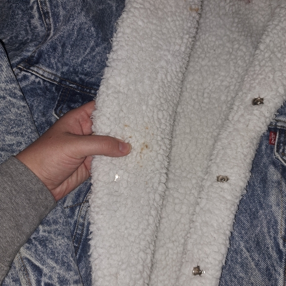 Vintage Levi's Sherpa Lined Denim Jacket - Picture 2 of 6